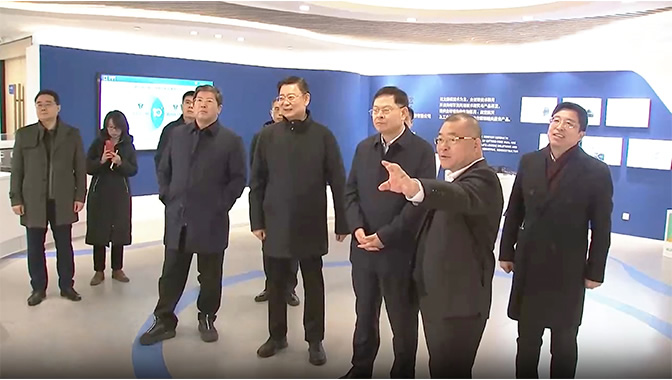 青島市委副書記、市長(zhǎng)趙豪志調(diào)研青源峰達(dá)太赫茲關(guān)鍵技術(shù)研發(fā)和科技成果轉(zhuǎn)化工作